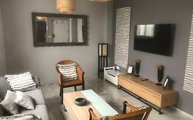Apartamento en el centro totalmente climatizado, parking gratuito